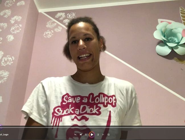 LenaMorino Porno Video: Squirting - Eine heftige vi*ratormassage und zerstörung meiner Pu**y